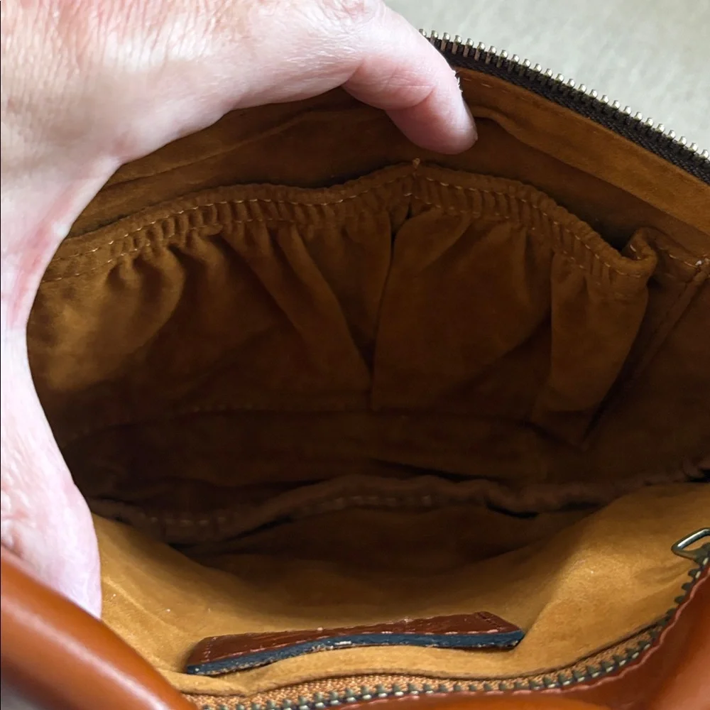 NWT Patricia Nash Tinchi Florence Floral Leather Crossbody - Picture 4 of 5